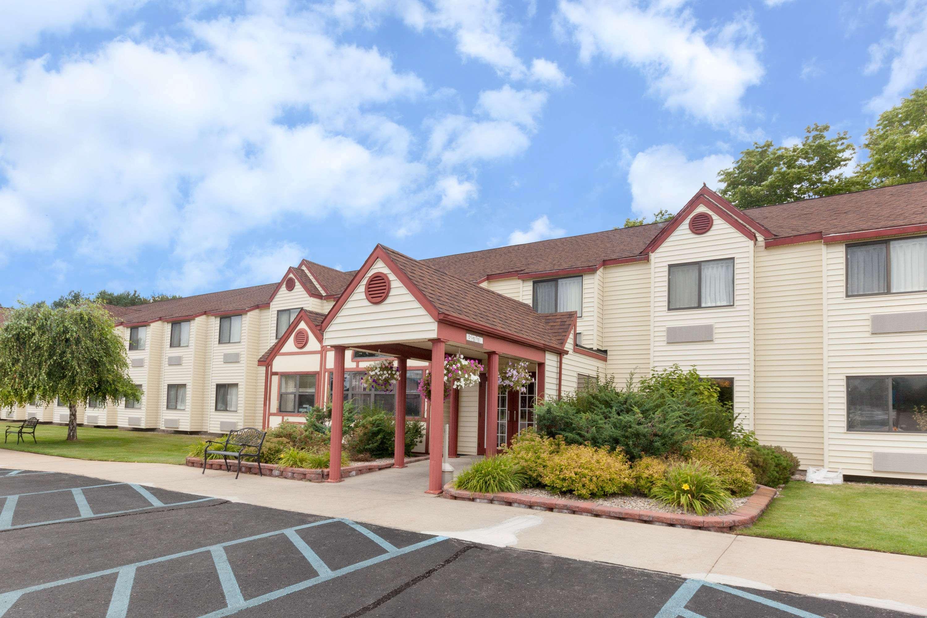 Baymont By Wyndham Gaylord Exterior foto
